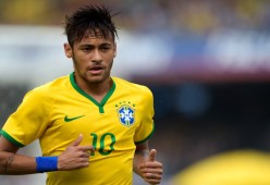 世界杯后：战术板流行“压缩空间+多边协同”示意图